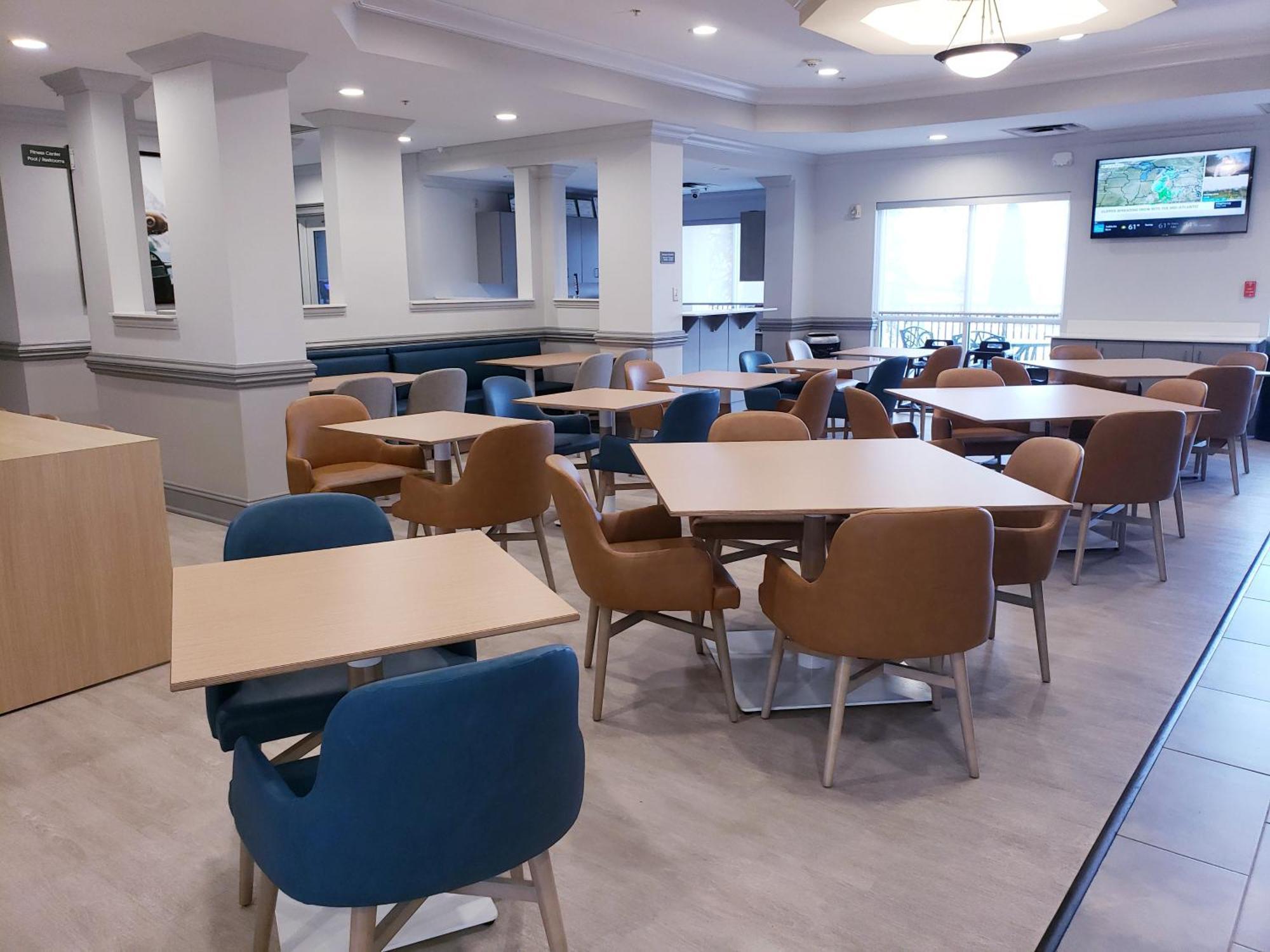 Comfort Suites Валдоста Экстерьер фото
