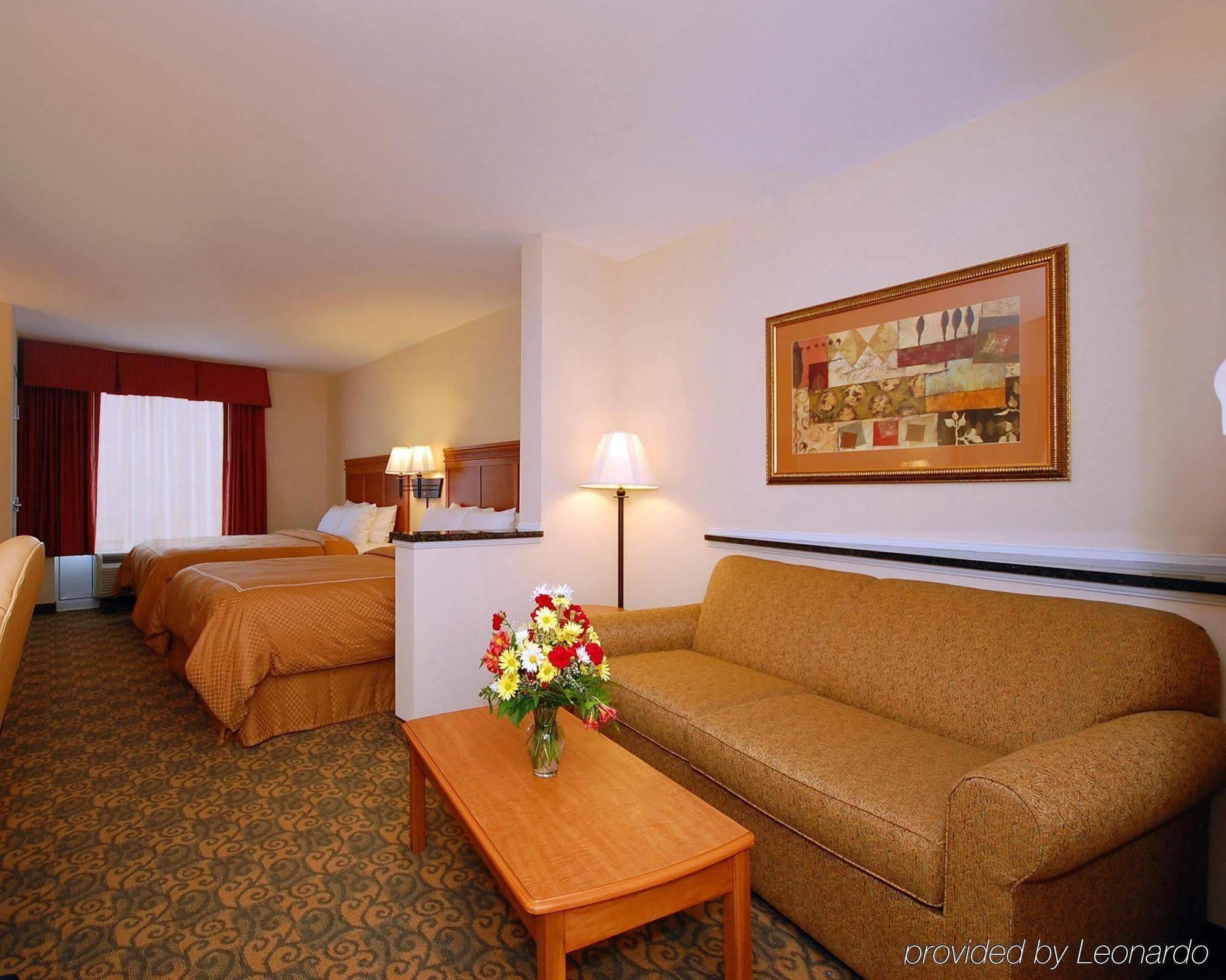 Comfort Suites Валдоста Экстерьер фото