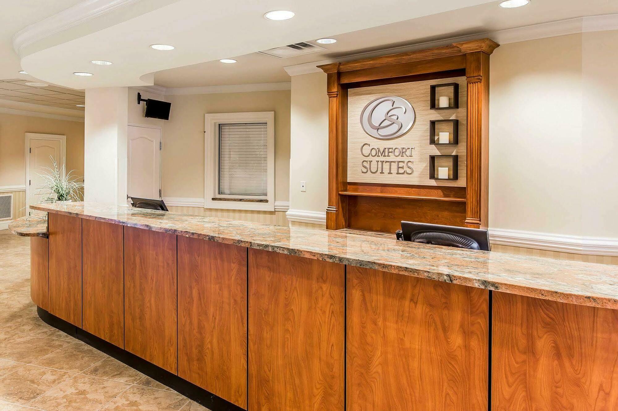 Comfort Suites Валдоста Экстерьер фото